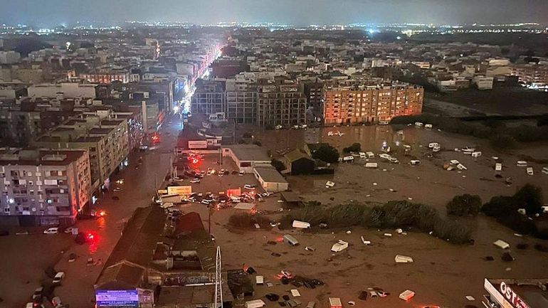 Inundaciones en Valencia: casi 100 muertos y miles de desaparecidos en el peor temporal del siglo