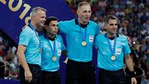 fifa designo los arbitros para qatar 2022: quienes seran los representantes argentinos