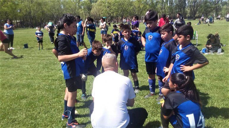 Emotivo minuto de silencio de los chicos por Sebita, el nene fallecido en el accidente de la ruta 237