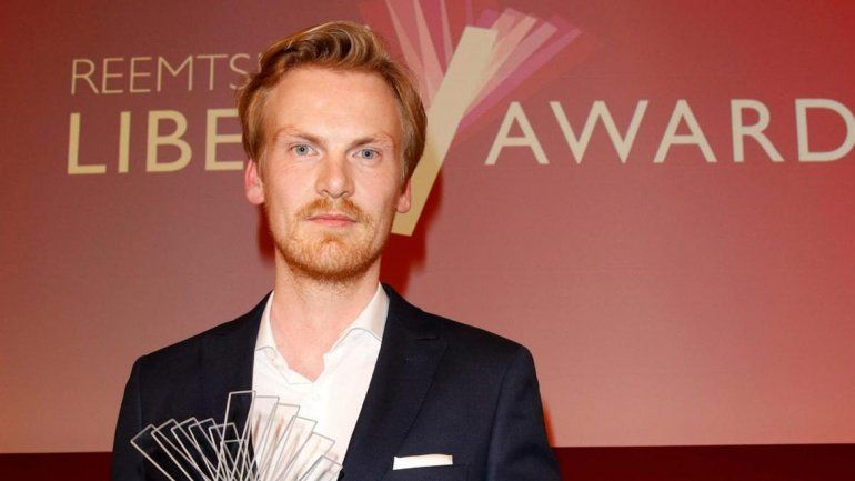 Periodista alemán devolvió premios por inventar historias