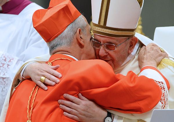 Francisco oficializó a Poli como cardenal argentino