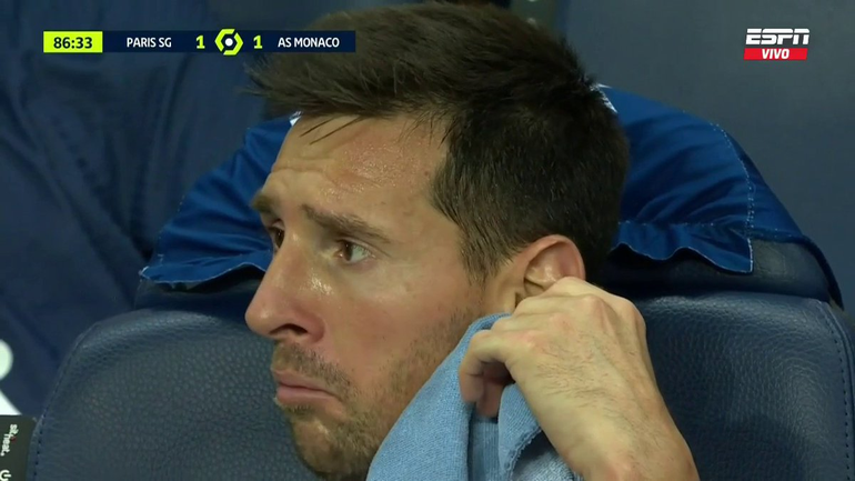 El DT del PSG sacó a Messi empatando: bronca del 10 y memes