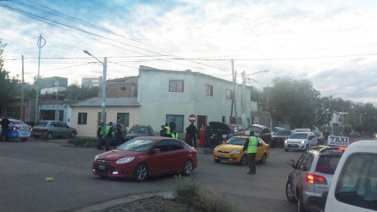 Gitanos se enfrentaron a inspectores y policías