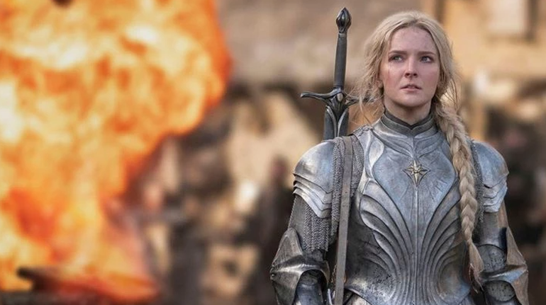 Clark en su rol de Galadriel, en la serie Los Anillos del Poder.