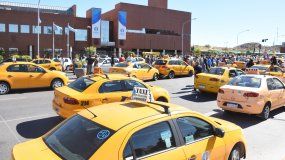 Taxi Rosa: arduo debate entre los concejales para legalizar el proyecto