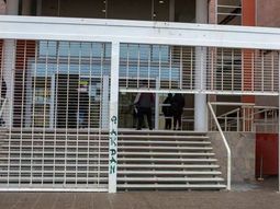 El edifico del Poder Judicial de Río Negro en Roca, epicentro de la investigación por la desaparición de más de 100 armas. El edifico del Poder Judicial de Río Negro en Roca, epicentro de la investigación por la desaparición de más de 100 armas.