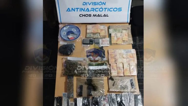 Kioscos narco: secuestran droga, armas y más de un millón de pesos