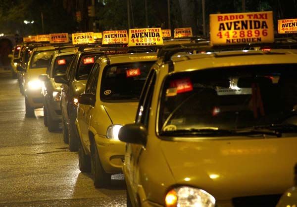 ¿Está de acuerdo con que los taxis circulen como mínimo 12 horas por día?