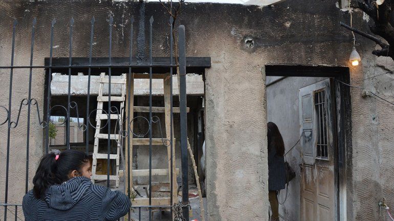 Los ladridos de la perra los salvaron de un incendio