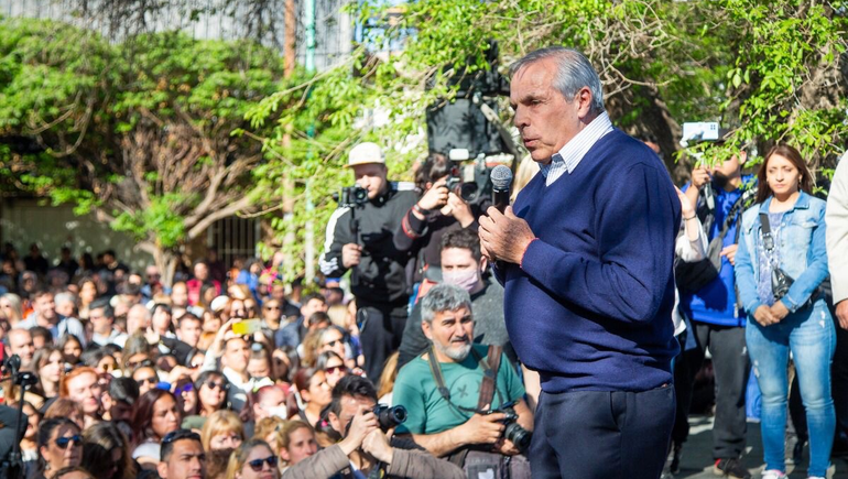 Sapag criticó a opositores que se están frotando las manos