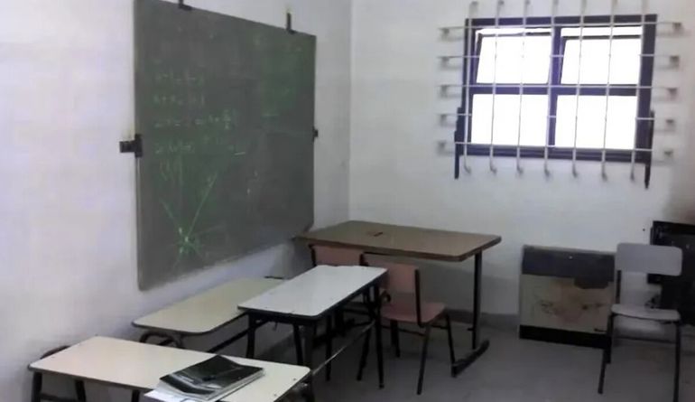 Un escándalo se desató cuando dos jóvenes fueron descubiertos teniendo sexo en público.