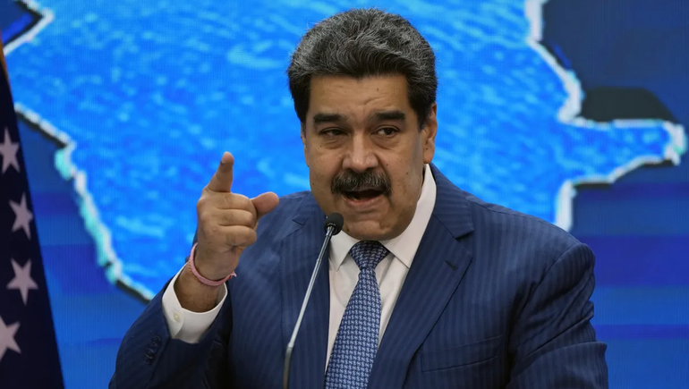 Maduro pidió apoyo a movimientos argentinos para recuperar el avión retenido