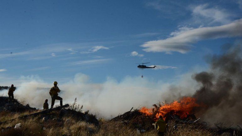 Voraz incendio en el basural de Junín de los Andes
