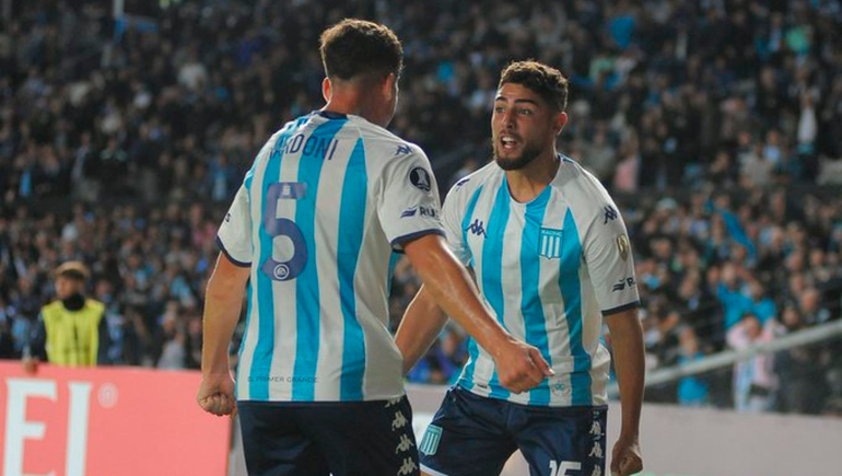 Una extraña roja y un insólito gol en contra en la victoria de Racing