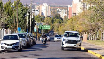 Neuquen - gente - transito (7).JPG