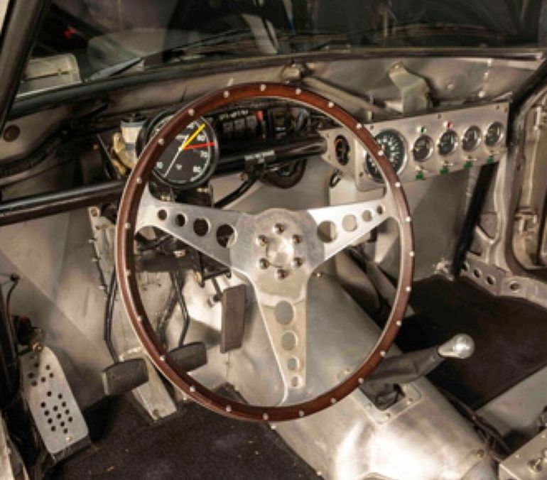 El interior restaurado del Ford Falcon angostado. Foto: Gentileza Alejandro Piñero. El interior restaurado del Ford Falcon angostado. Foto: Gentileza Alejandro Piñero.