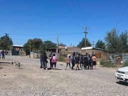 Acusaron a tres vecinos de Allen por la muerte de un hombre en un confuso episoio. Acusaron a tres vecinos de Allen por la muerte de un hombre en un confuso episoio.