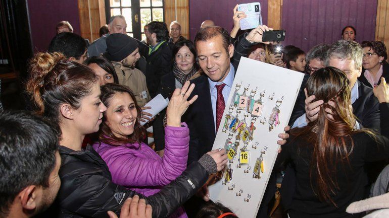 Gutiérrez entregó 22 viviendas en San Martín de los Andes