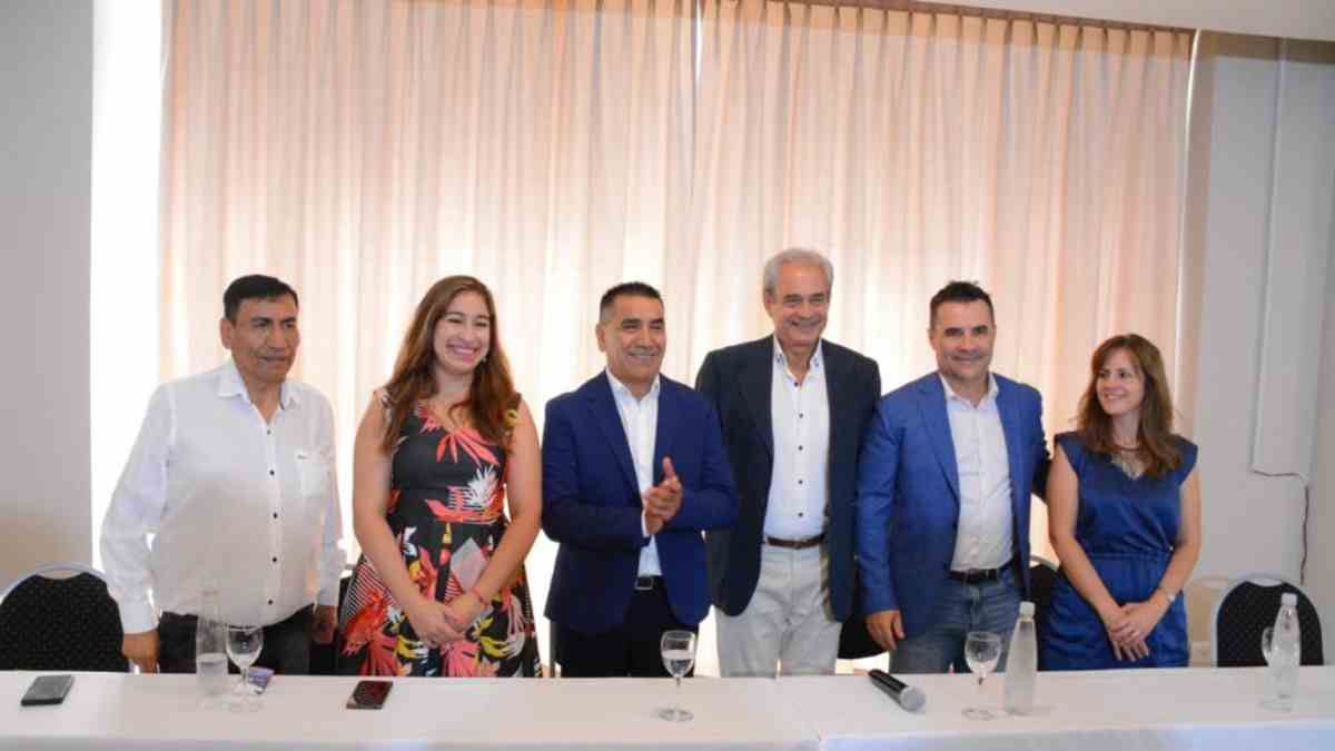 Rioseco presentó a su candidato a intendente de Neuquén thumbnail