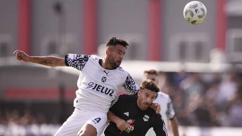 Independiente no pudo con Riestra.