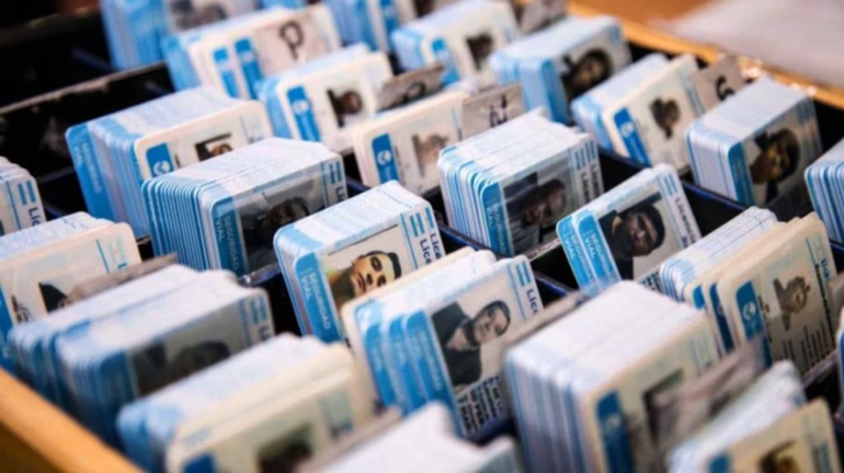 Ahora el carnet de conducir físico será un documento optativo. Ahora el carnet de conducir físico será un documento optativo.