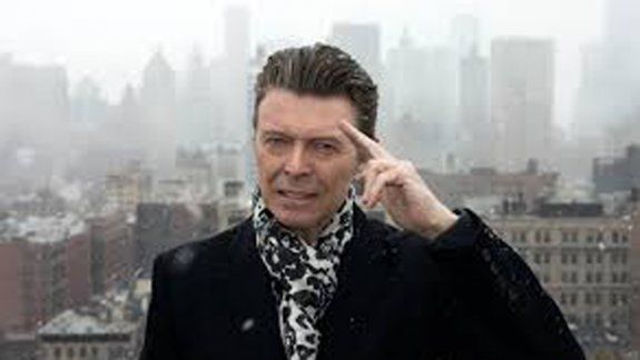 El público también compró otros CD del artista, como Best of Bowie.&nbsp;