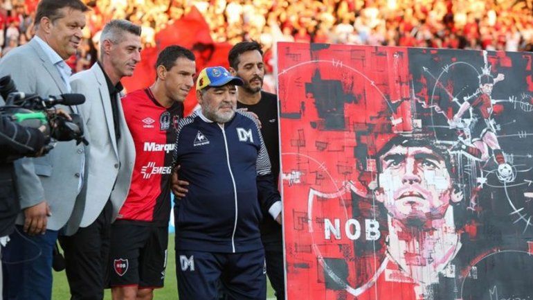 Maradona está identificado con Newells en Rosario y visita a la contra con Gimnasia.