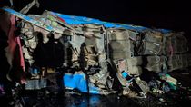 El micro accidentado transportaba estudiantes de una escuela primaria de la capital de Uganda. El micro accidentado transportaba estudiantes de una escuela primaria de la capital de Uganda.