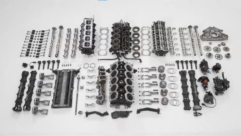 Las piezas del motor del McLaren MP4_5B de Ayrton Senna que Honda pone a la venta. Las piezas del motor del McLaren MP4_5B de Ayrton Senna que Honda pone a la venta.