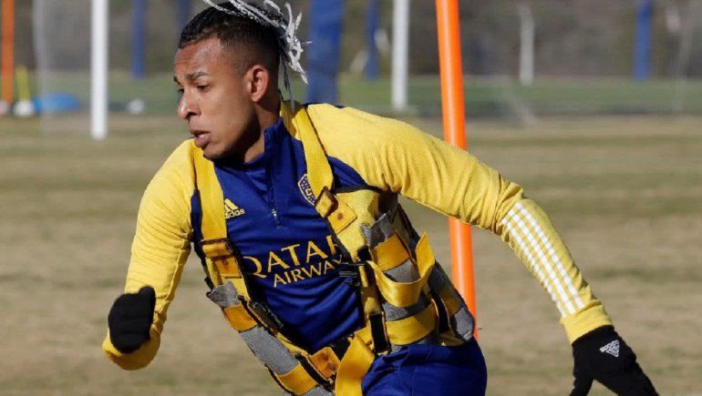 El jugador de Boca se mantiene alerta a cualquier decisión que lo pueda colocar definitivamente en el terreno de juego.