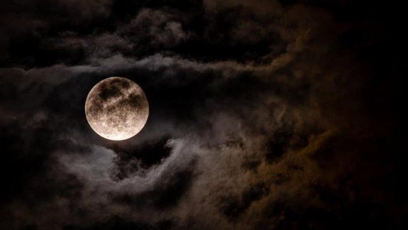 Cuándo hay Luna llena en septiembre 2025: el evento se llama Luna de Cosecha y así afectará tu vida