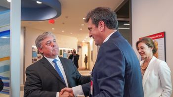 Massa se reunió en Houston con Clay Neff, Presidente de Exploración y Producción de Chevron.