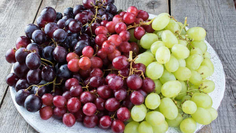 La uva puede ayudar a la salud intestinal y al nivel de colesterol