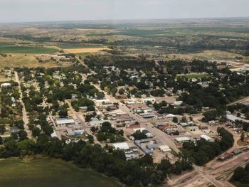 un pequeno pueblo ofrece terrenos gratis y ayuda en dolares para ir a vivir: los requisitos un pequeno pueblo ofrece terrenos gratis y ayuda en dolares para ir a vivir: los requisitos