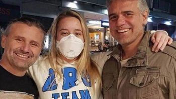 Agustina en el medio, a su izquierda su padre Patricio Di Palma y a la derecha Marcos, su tío. Agustina en el medio, a su izquierda su padre Patricio Di Palma y a la derecha Marcos, su tío.