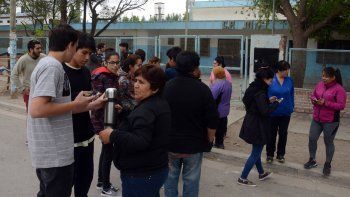 La amenaza fue escrita en el facebook del colegio. Se suspendieron las clases y hubo reunión con los padres. La amenaza fue escrita en el facebook del colegio. Se suspendieron las clases y hubo reunión con los padres.