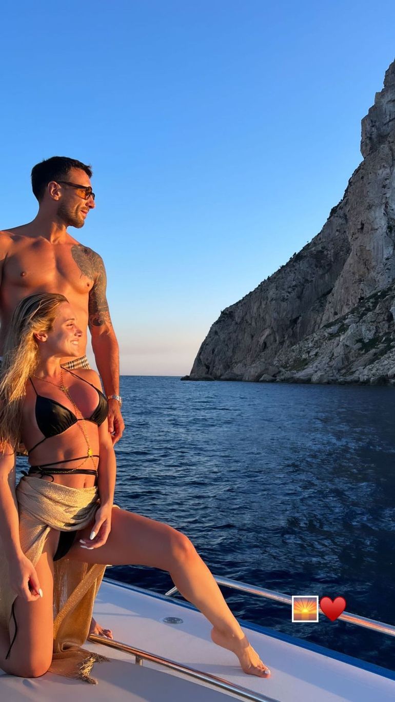 Camila Homs con Charly Benvenuto en un viaje a Ibiza ¿Se olvidó de Rodrigo De Paul?