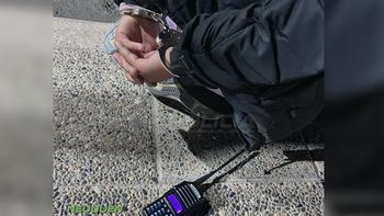 Atraparon a un delincuente que intentó robar un auto en pleno centro con inhibidor. Atraparon a un delincuente que intentó robar un auto en pleno centro con inhibidor.