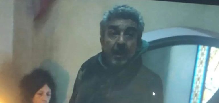 Claudia Schijman junto a Ricardo Darín en una escena de la serie El Eternauta.  Claudia Schijman junto a Ricardo Darín en una escena de la serie El Eternauta.