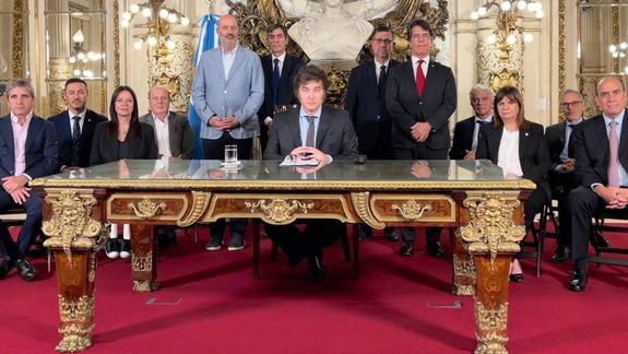 La Justicia suspendió la reforma laboral del DNU de Milei