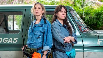 Netflix presentó el tráiler de El tiempo de las moscas: la nueva miniserie más esperada con Carla Peterson y Nancy Dupláa Netflix presentó el tráiler de El tiempo de las moscas: la nueva miniserie más esperada con Carla Peterson y Nancy Dupláa