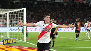 ¡para el teatro colon, river! goleo 4 a 0 y es otra vez campeon ¡para el teatro colon, river! goleo 4 a 0 y es otra vez campeon