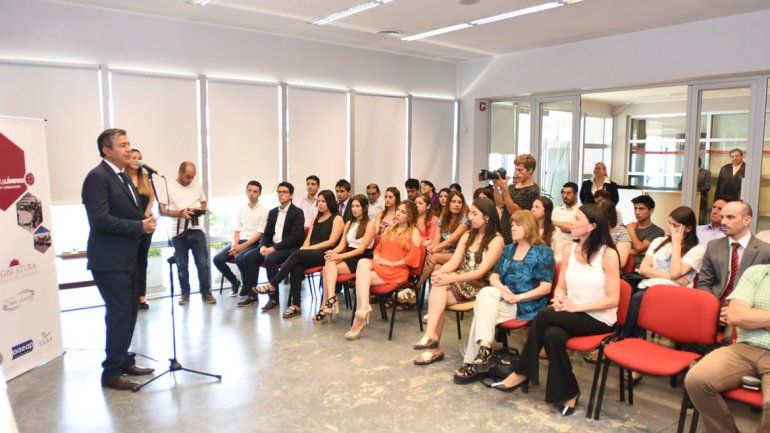 El vicegobernador clausuró la 5ª edición del programa Jóvenes Líderes.