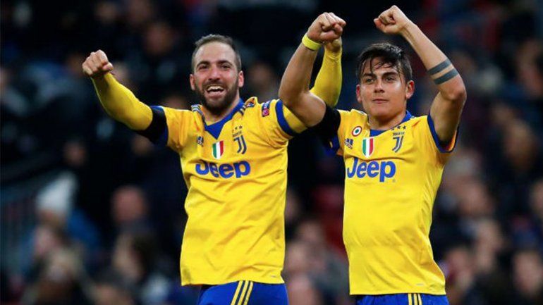 Con goles de Higuaín y Dybala, Juventus se metió en cuartos