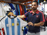 La venta de camisetas de los campeones no se detiene en Neuquén