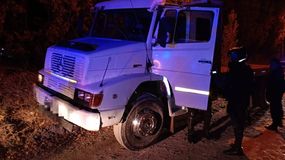 Tres hombres fueron detenidos por la Policía. Escaparon de un control con una niña a bordo de un camión. | LM Neuquen Tres hombres fueron detenidos por la Policía. Escaparon de un control con una niña a bordo de un camión.