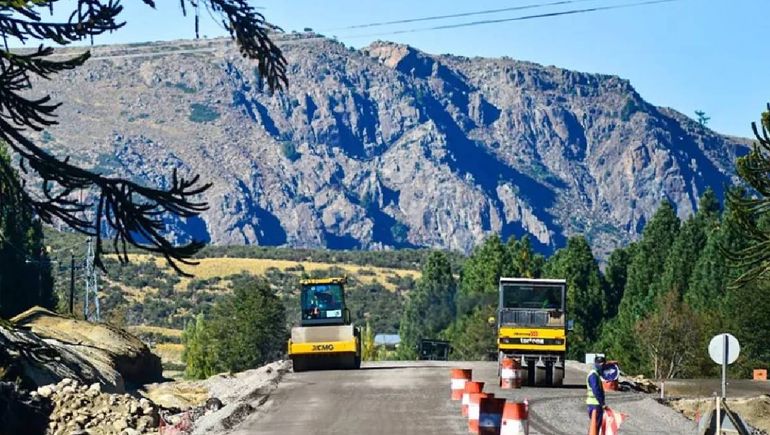 Empieza la obra de asfalto en el último tramo para llegar a Villa Pehuenia