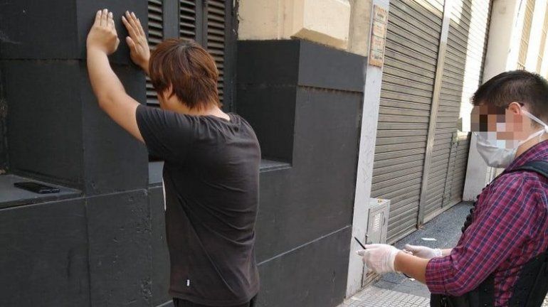 El joven chino rompió la cuarentena por el juego virtual que fue furor hace años.