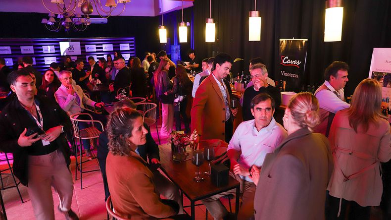 Más de 300 personas de la industria energética se congregaron para ser parte del Wine & Business. | LM Neuquen Más de 300 personas de la industria energética se congregaron para ser parte del Wine & Business.