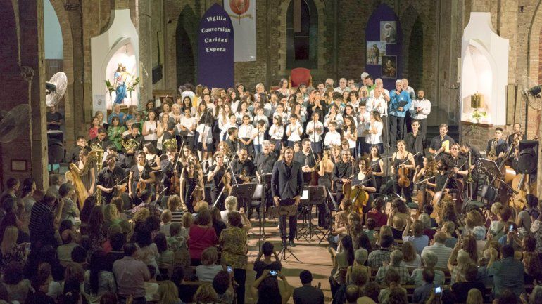 La convocatoria fue exitosa y la Catedral estuvo colmada.